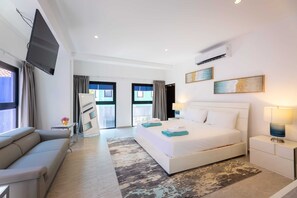 3 habitaciones, tabla de planchar con plancha, wifi y ropa de cama 