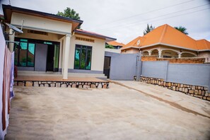 Front of property - Hope guest house (Kigali)