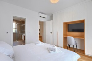 4 habitaciones, tabla de planchar con plancha, wifi y ropa de cama