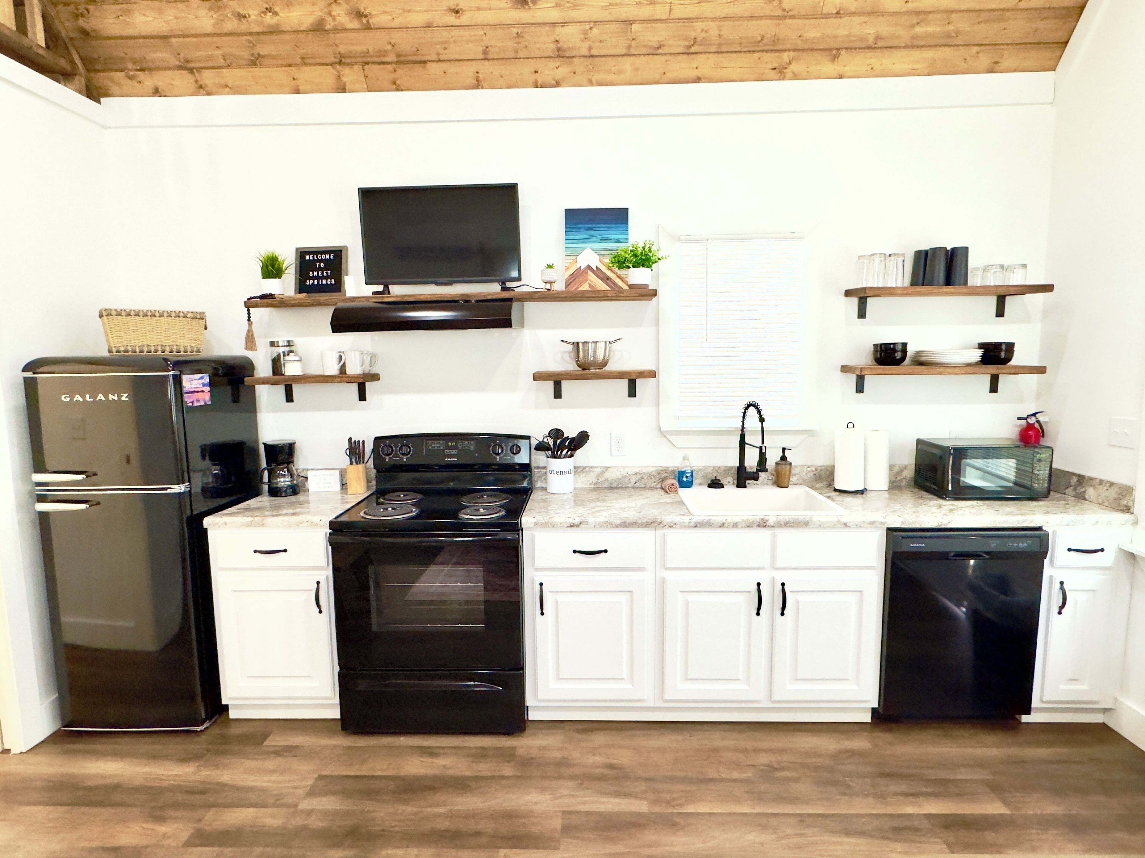 Refrigerador, microondas, horno, placa de cocina