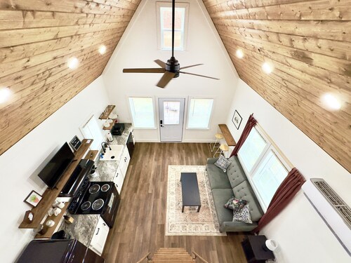 Raccoon Cabin: Arcade, Kayaks, Inflatables, & More