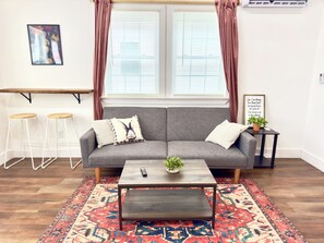 智能電視、電子遊戲、乒乓球設施