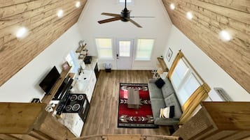 Älytelevisio, videopelejä, pöytätennispöytä