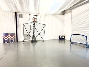 Fitness facility - Armadillo Cabin with arcade, inflatables and more! (Guntersville)