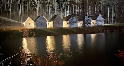 Armadillo Tiny Luxury Cabin Lake