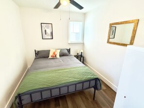 2 soverom, strykejern/-brett, wi-fi (inkludert) og sengetøy