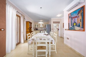 Dining - Villa Neo by Villsy in Tinjan (Tinjan)