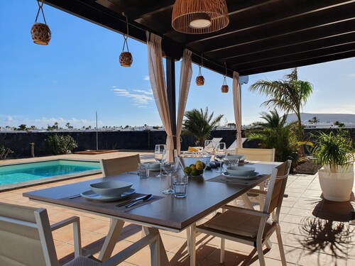 Escape to Paradise:Villa Perla Nera – Your Oasis of Comfort and Serenity!


