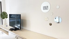 Lägenhet Standard | Vardagsrum | 40-tums LCD-tv med satellitkanaler