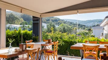 Daily local cuisine breakfast (TRY 750 per person)