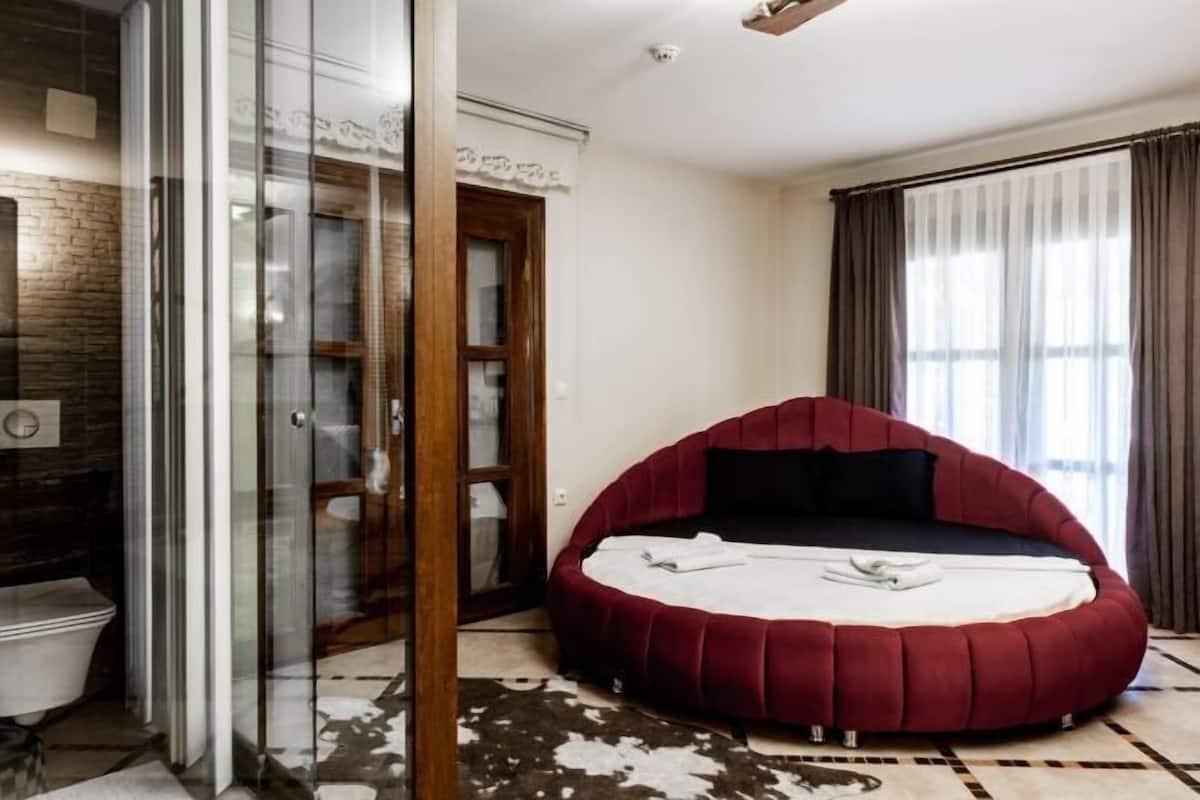 1 dormitori, minibar, wifi gratuïta i roba de llit