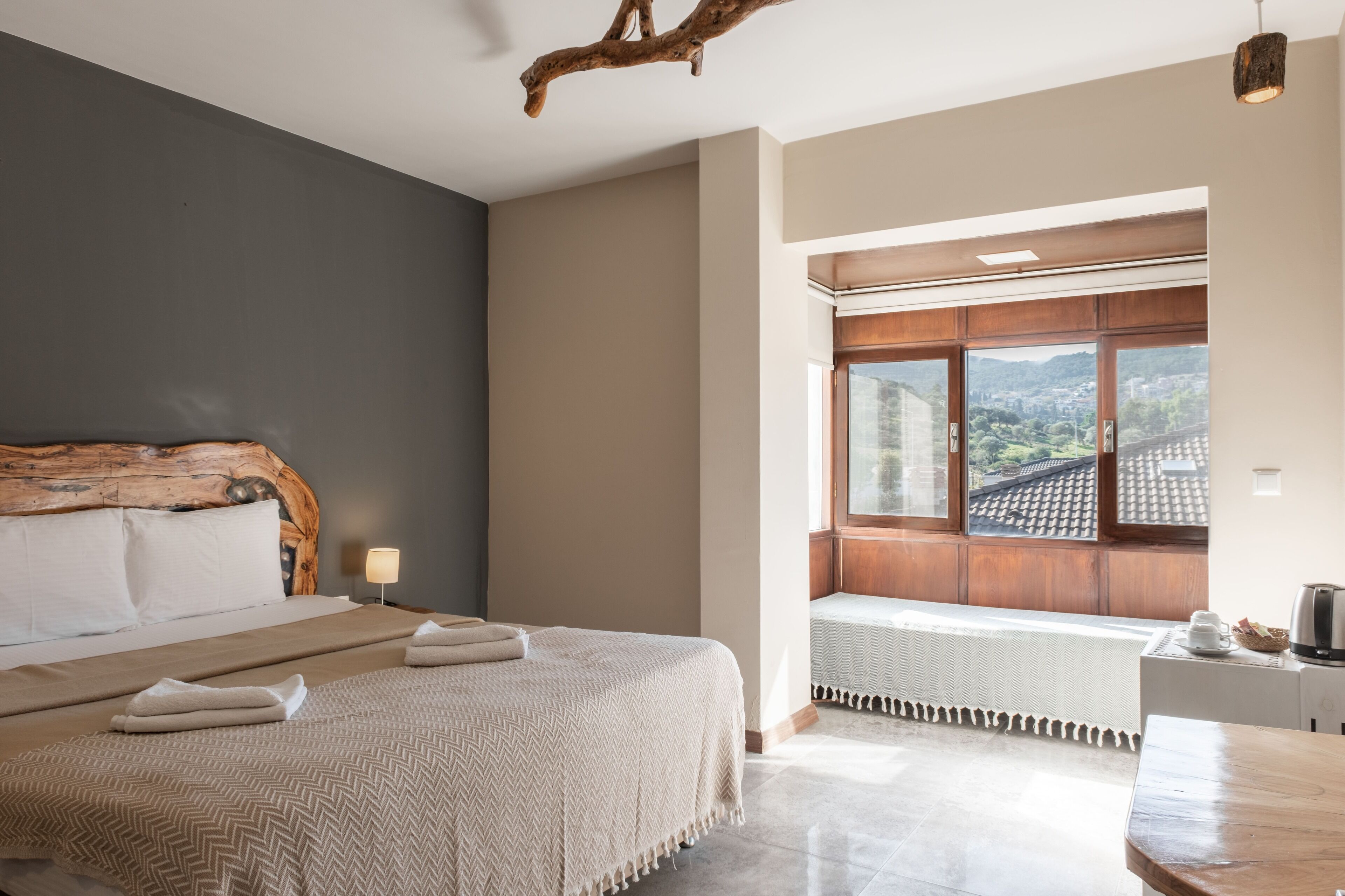 Een minibar, gratis wifi, beddengoed