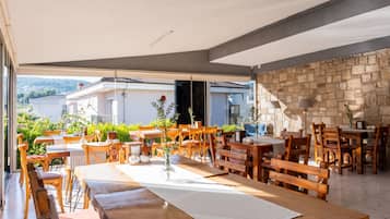 Daily local cuisine breakfast (TRY 750 per person)