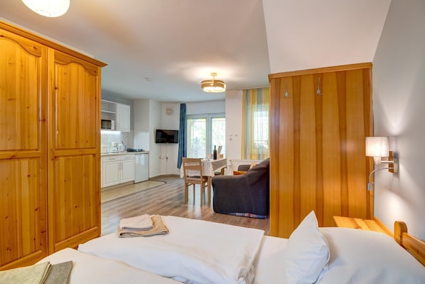 1 bedroom, iron/ironing board, WiFi
