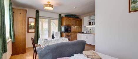1 bedroom, iron/ironing board