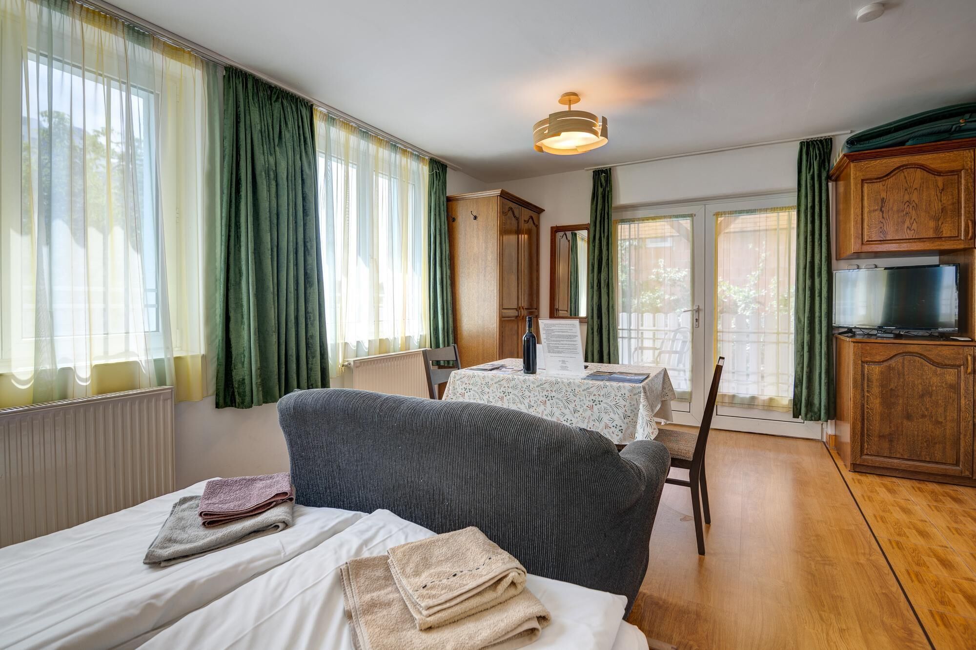 1 bedroom, desk, iron/ironing board, free WiFi