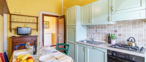 Family House, Multiple Bedrooms, Mountainside (Maramaldo Brunello, Shared Pool,) | Private kitchen | Fridge, oven, stovetop, dishwasher