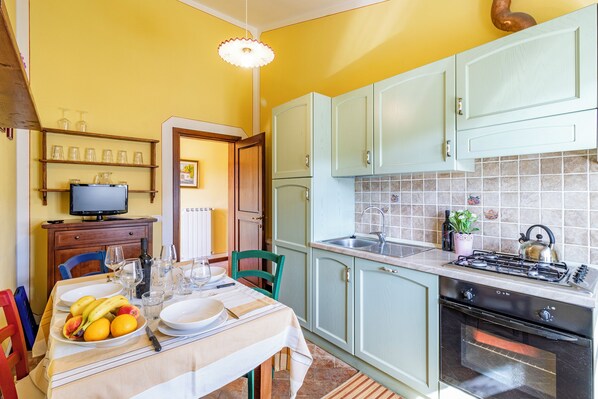 Private kitchen - Maramaldo Brunello, Shared Pool, Chianti (Castelfiorentino)