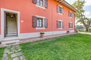 Front of property - Maramaldo Brunello, Shared Pool, Chianti (Castelfiorentino)