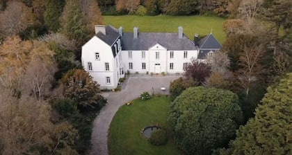 "Le Perchoir" Gîte de Charme Dans Château