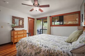 3 bedrooms, desk, iron/ironing board, travel crib