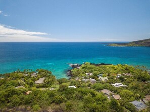 Aerial view - 2 Mins to Private Beach, Dolphin Whale Watching, H6A (Captain Cook)