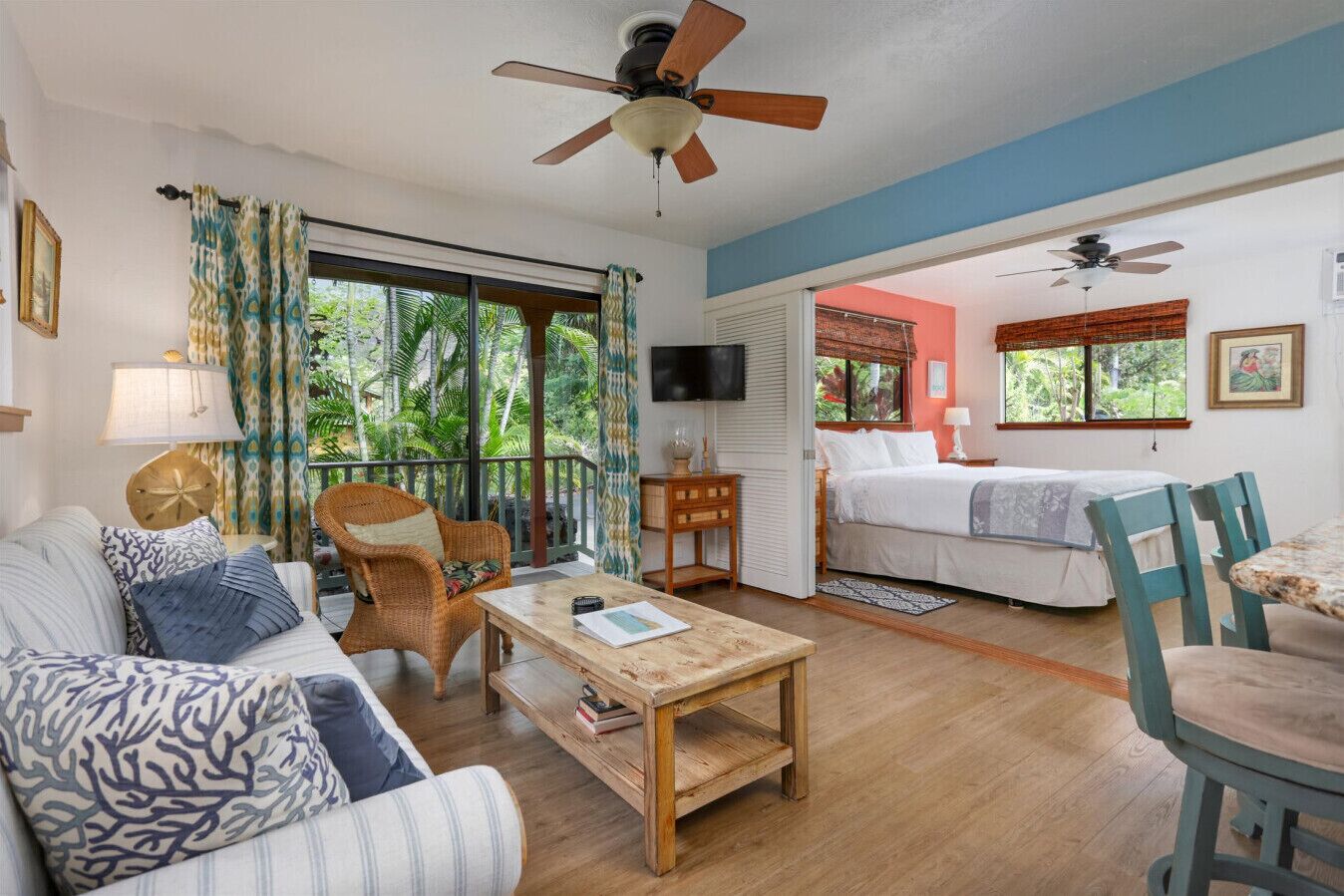 3 bedrooms, desk, iron/ironing board, travel crib