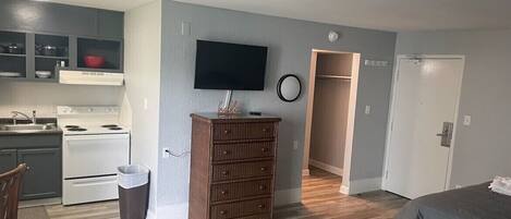 2 bedrooms, WiFi (free), bed sheets