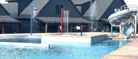 Una piscina techada, una piscina climatizada