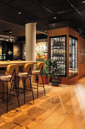 Bar (on property) - Hotel Schani UNO City (Vienna)