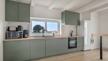 Réfrigérateur, micro-ondes, four, lave-vaisselle