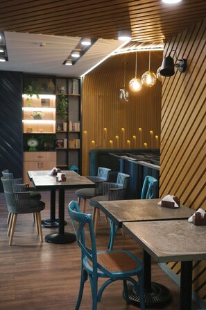 包含每日自助早餐