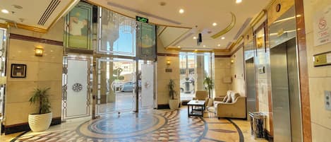 Nội thất lối vào