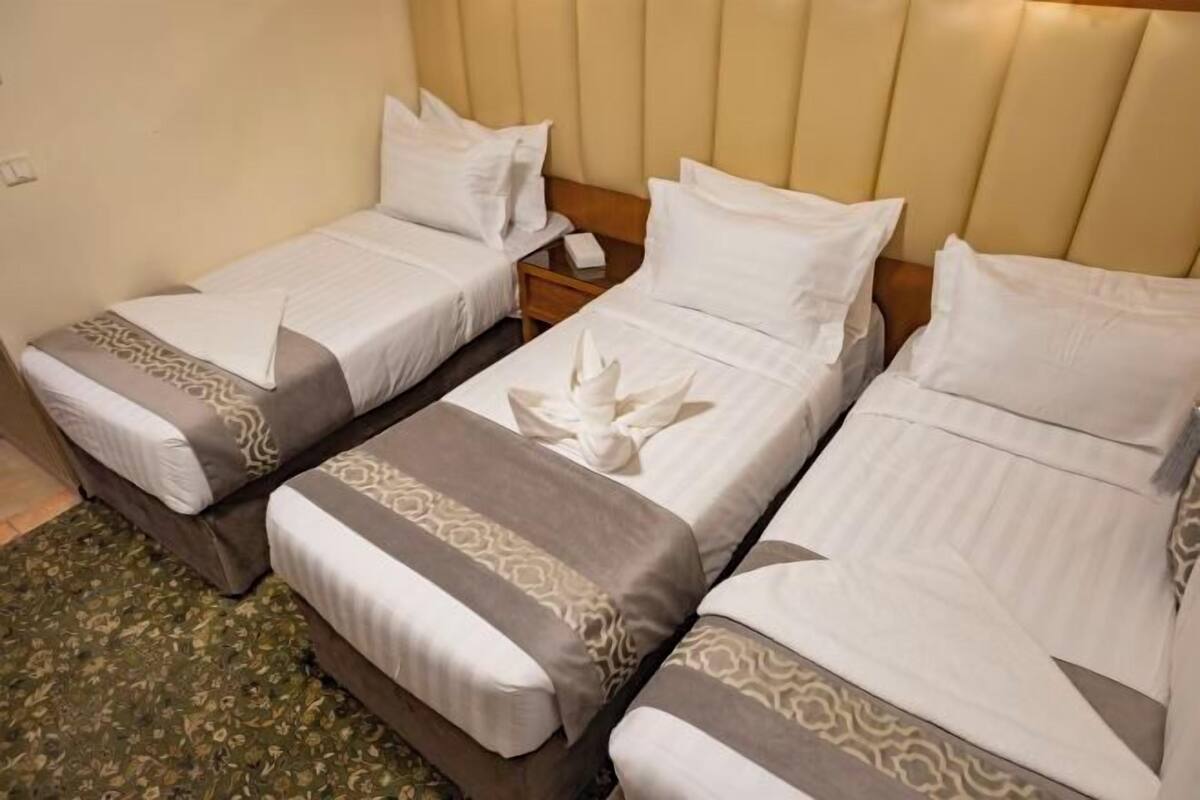 Soundproofing, free WiFi, bed sheets