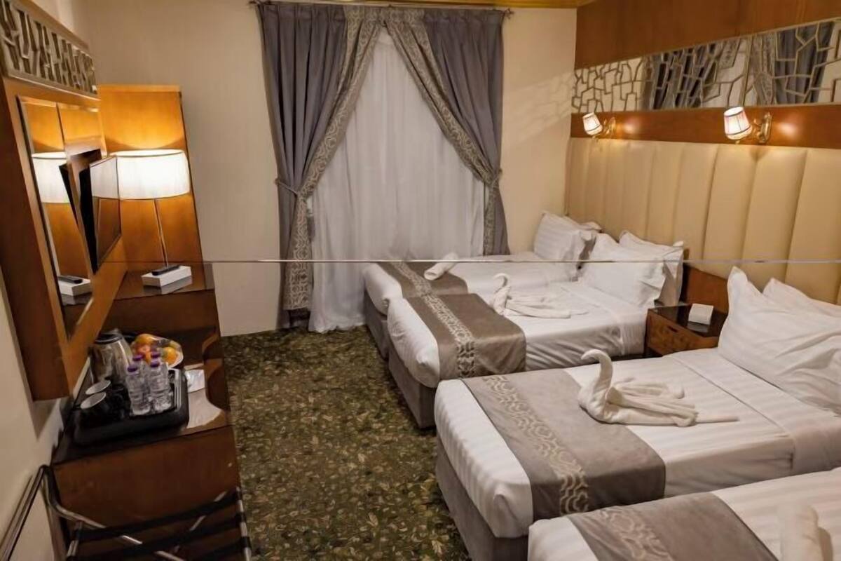 Soundproofing, free WiFi, bed sheets