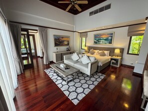 6 bedrooms, in-room safe, desk, iron/ironing board