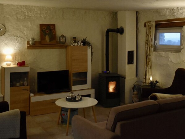 Rum - 1 sovrum - rökare - uteplats | Vardagsrum