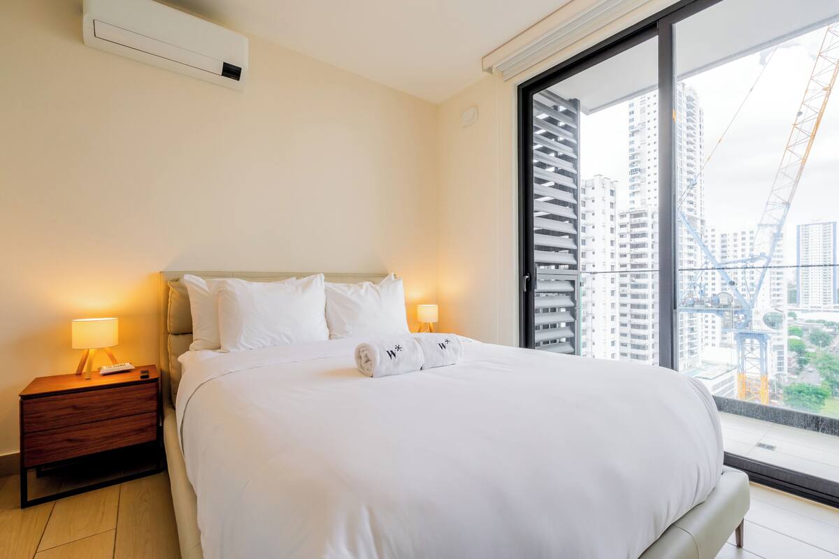 Apartment (20G) | 1 bedroom, down comforters, iron/ironing board, WiFi (free)