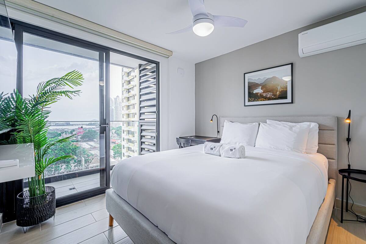 Apartment (15B) | 1 bedroom, down comforters, iron/ironing board, WiFi (free)