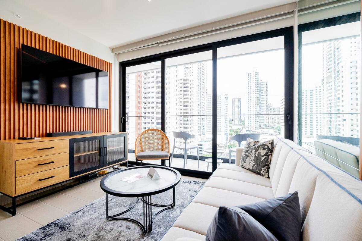 Apartment (16G) | Living area | 55-inch Smart TV with digital channels
