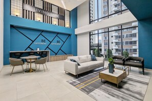 Lobby sitting area - San Francisco by Wynwood House (Panama City)