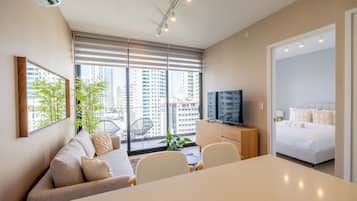 En 55-tommers smart-TV med kabel-kanaler