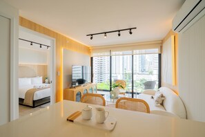 Apartment (13G) | Private kitchen | Full-sized fridge, toaster - San Francisco by Wynwood House (Panama City)