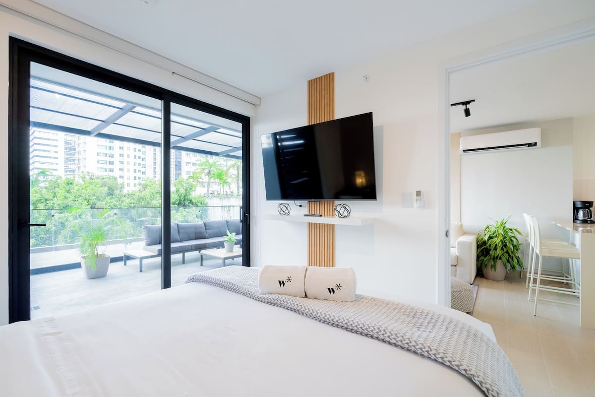 1 bedroom, down duvets, iron/ironing board, free WiFi