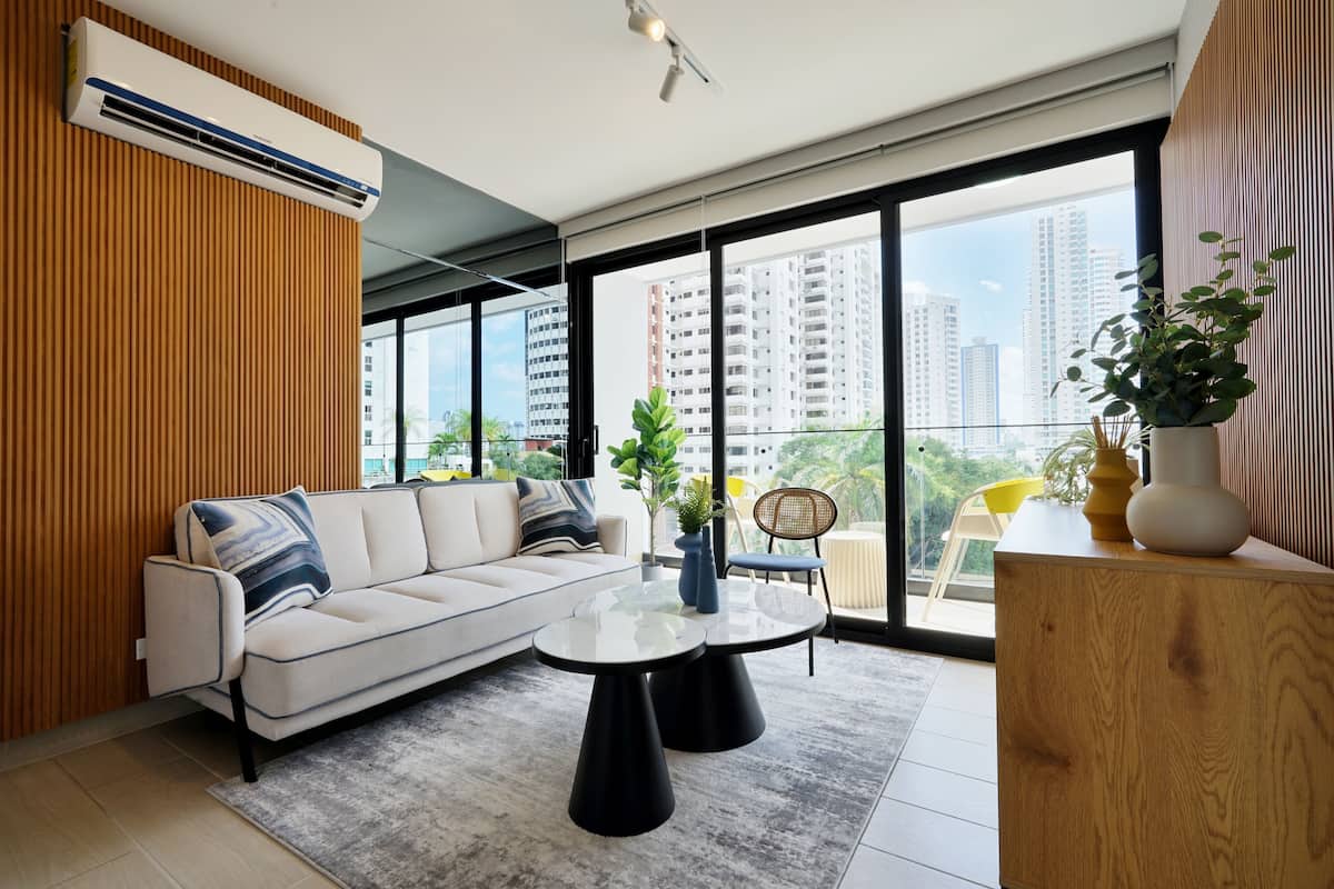 Apartment (09H) | Living area | 55-inch Smart TV with cable channels