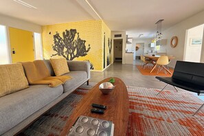 Smart TV, fireplace, ping pong