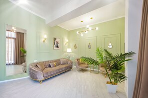 Living area - H&B apartments Chikovani (Tbilisi)