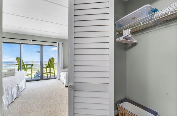 Interior - Villa B-4 - Beach front, Swimming Pool, Amazing Gulf Views! (St George Island)