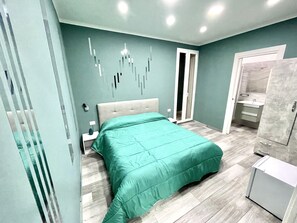 1 bedroom, soundproofing, free WiFi - Airport-Napoli (Naples)