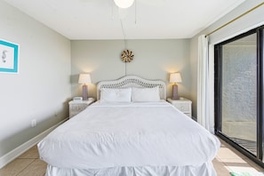 2 bedrooms, free WiFi, bed sheets - Villa G-1: Beach Front, Ground Level, Community Pool,Beach Gear credit included! (St George Island)